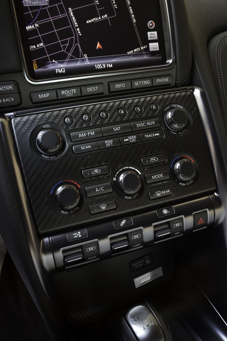 2014 Nissan GT-R Coupe Center Stack Picture