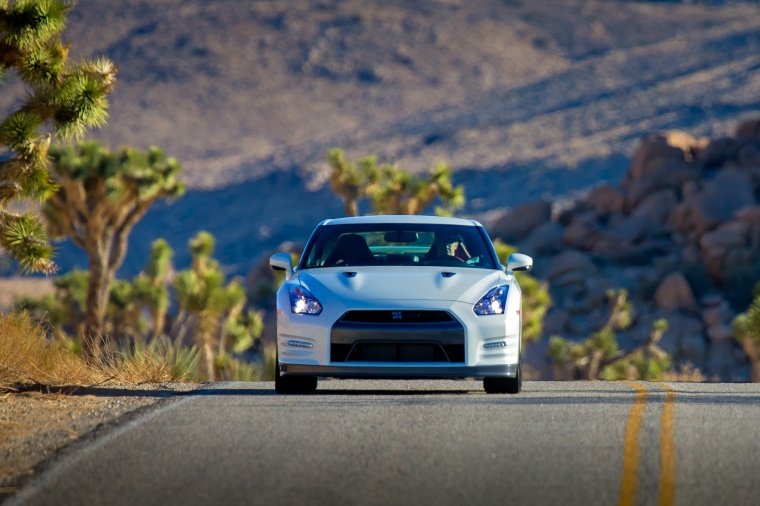 2014 Nissan GT-R Coupe Picture
