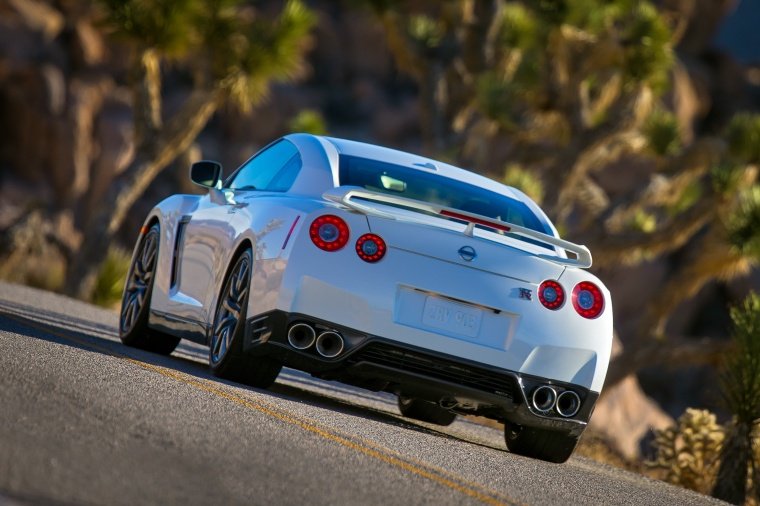 2014 Nissan GT-R Coupe Picture