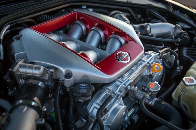 2014 Nissan GT-R Coupe 3.8-liter V6 Turbocharged Engine Picture