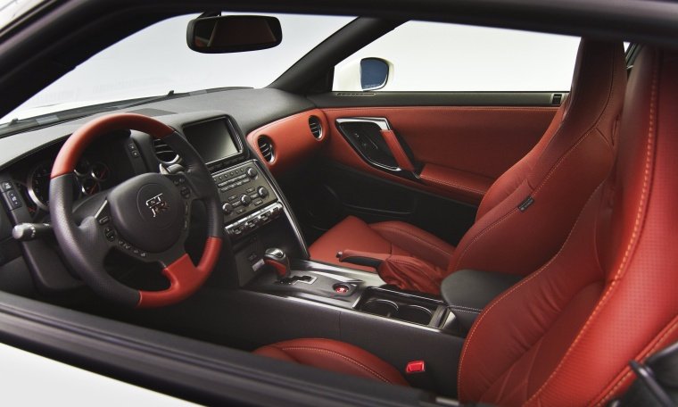 2014 Nissan GT-R Coupe Interior Picture