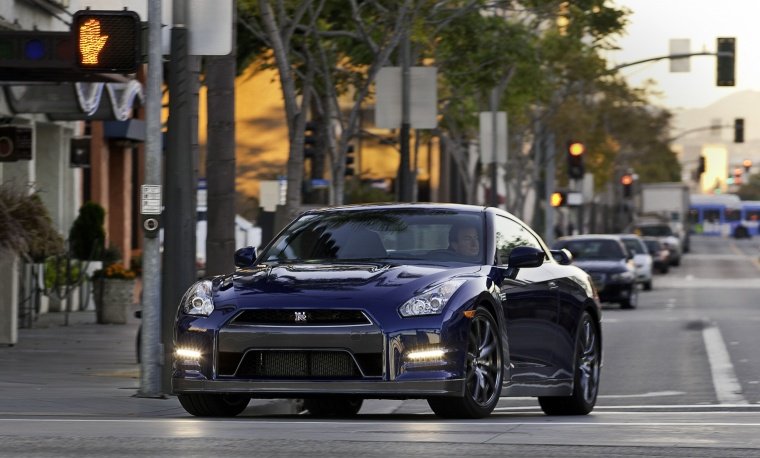 2014 Nissan GT-R Coupe Picture