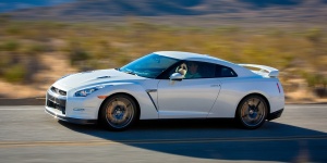 2014 Nissan GT-R Pictures