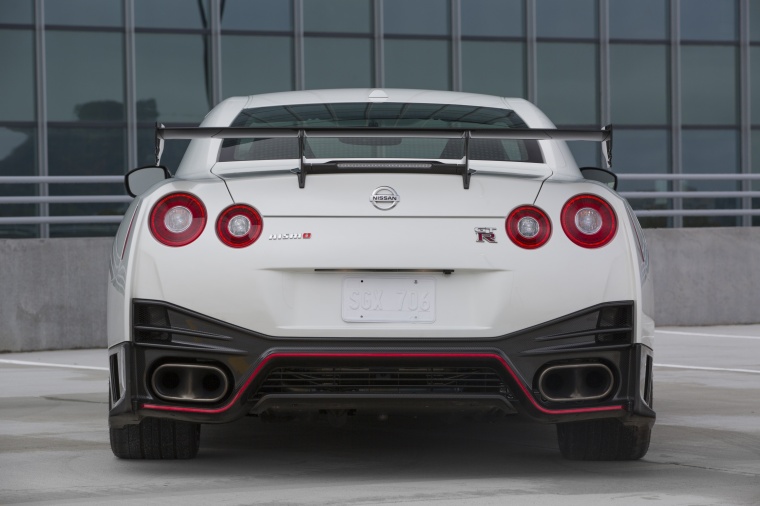 2015 Nissan GT-R NISMO Picture