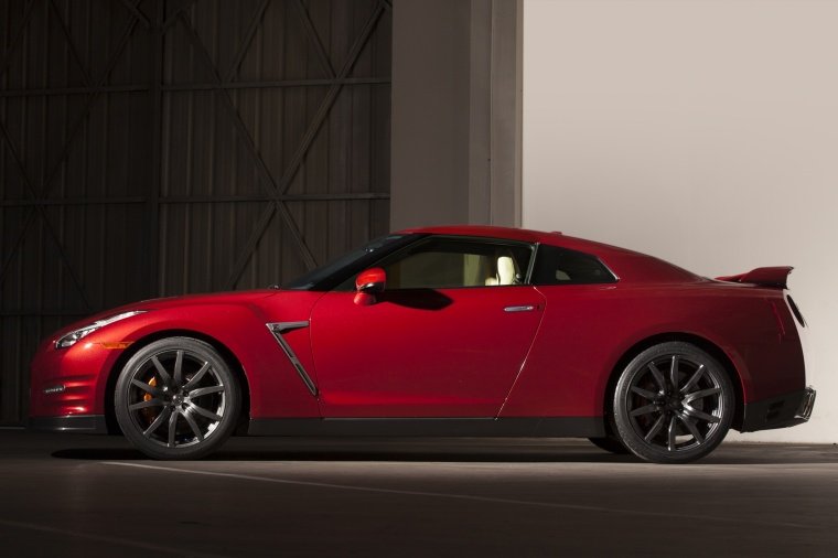 2016 Nissan GT-R Picture