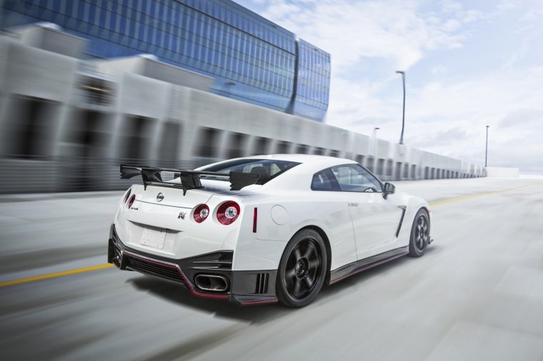 2016 Nissan GT-R NISMO Picture