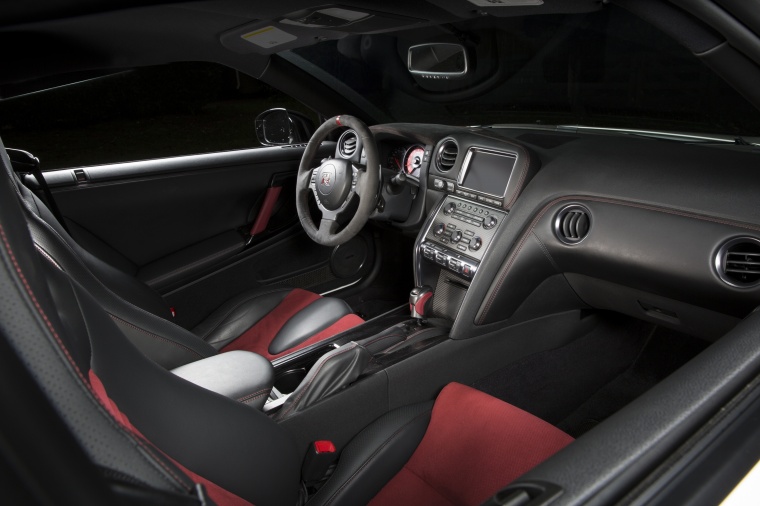 2016 Nissan GT-R NISMO Interior Picture