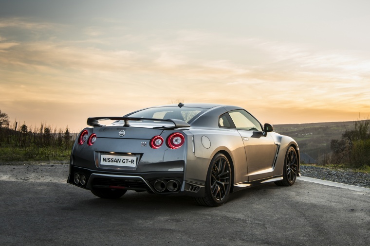 2017 Nissan GT-R Coupe Premium Picture