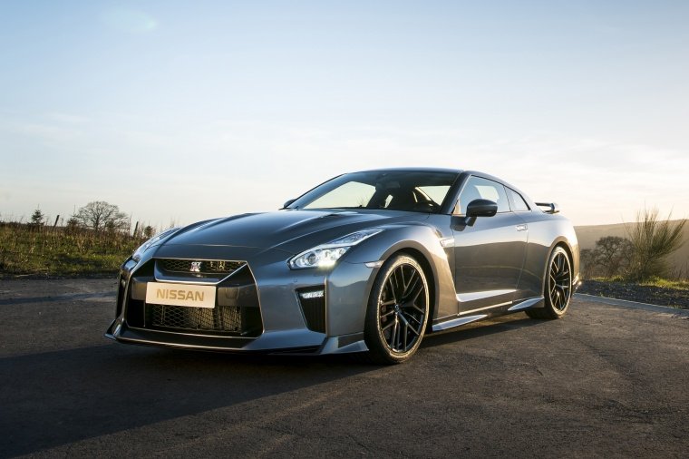 2017 Nissan GT-R Coupe Premium Picture
