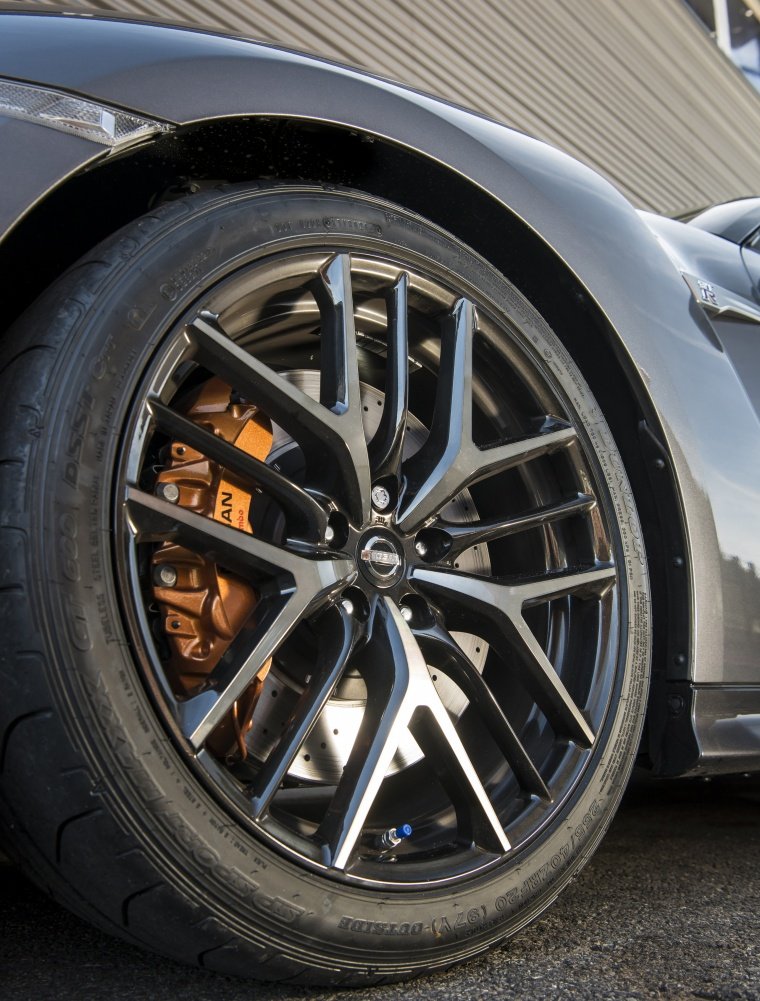 2017 Nissan GT-R Coupe Premium Rim Picture