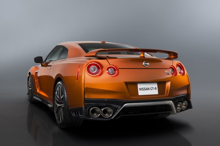 2017 Nissan GT-R Coupe Premium Picture