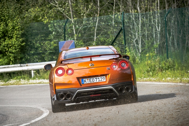 2018 Nissan GT-R Coupe Premium Picture