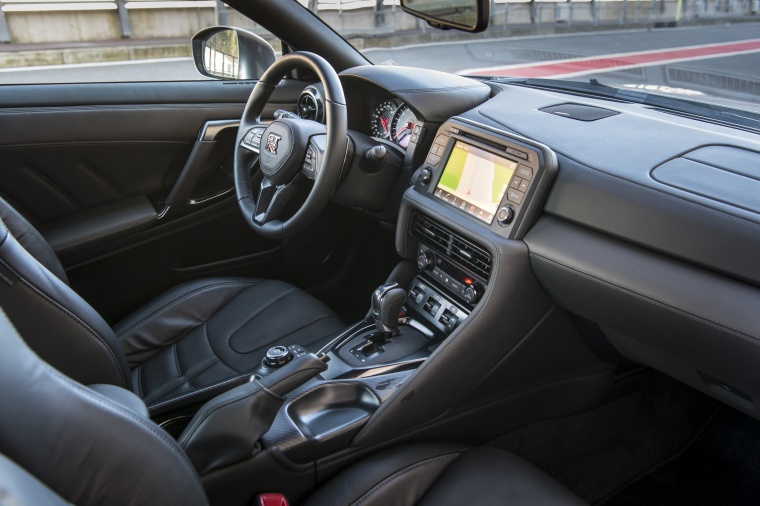 2018 Nissan GT-R Coupe Premium Interior Picture