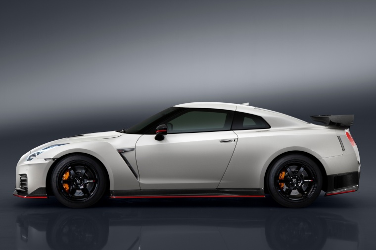 2018 Nissan GT-R Coupe NISMO Picture