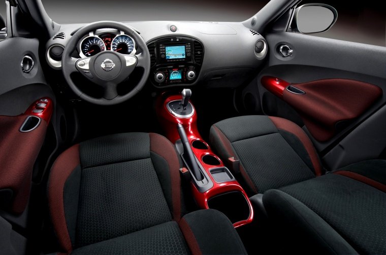 2012 Nissan Juke Cockpit Picture