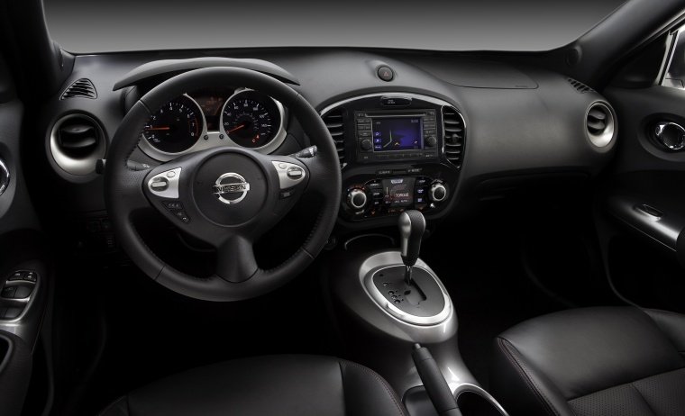 2013 Nissan Juke SL AWD Cockpit Picture