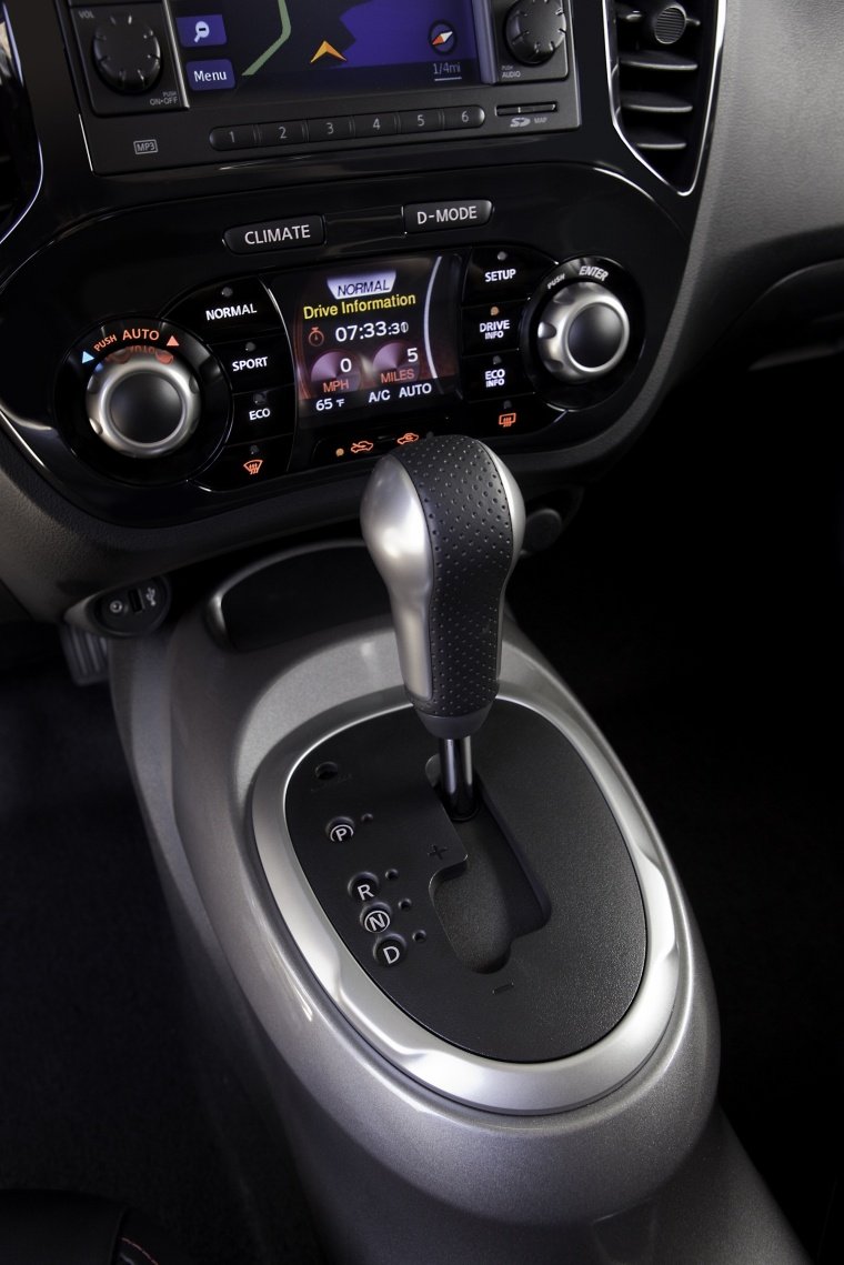 2013 Nissan Juke SL AWD Gear Lever Picture