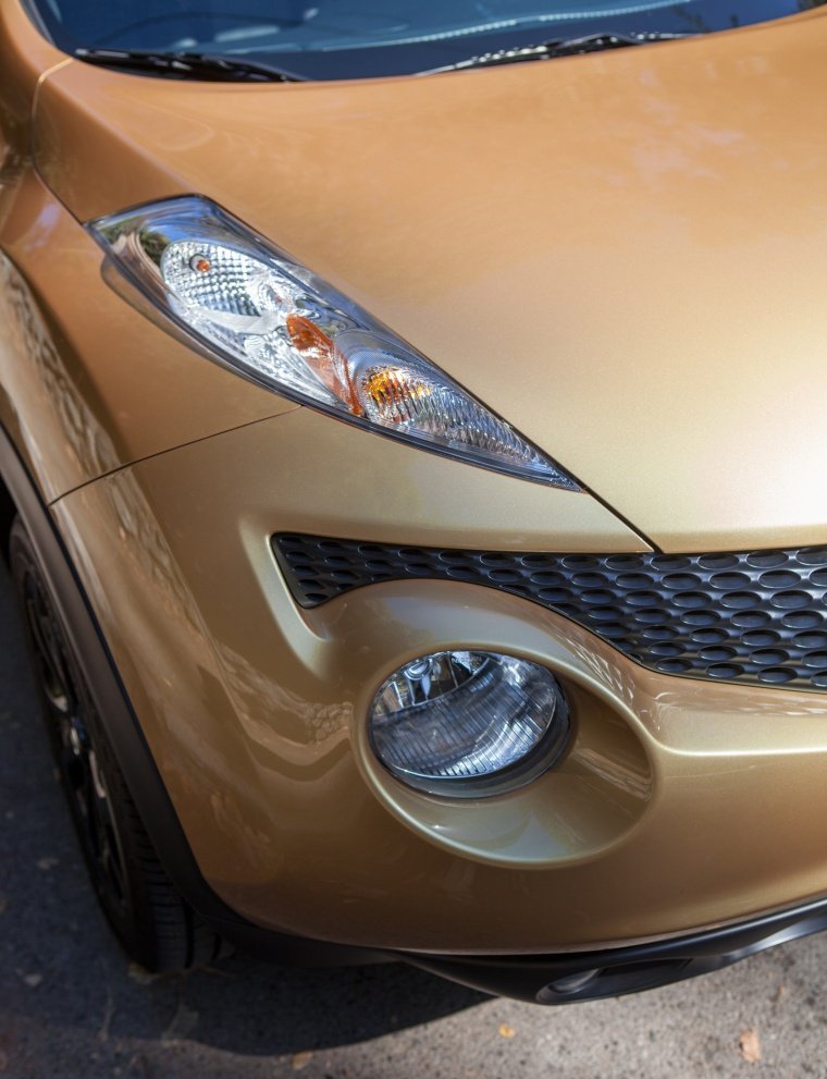 2013 Nissan Juke SL AWD Headlight Picture