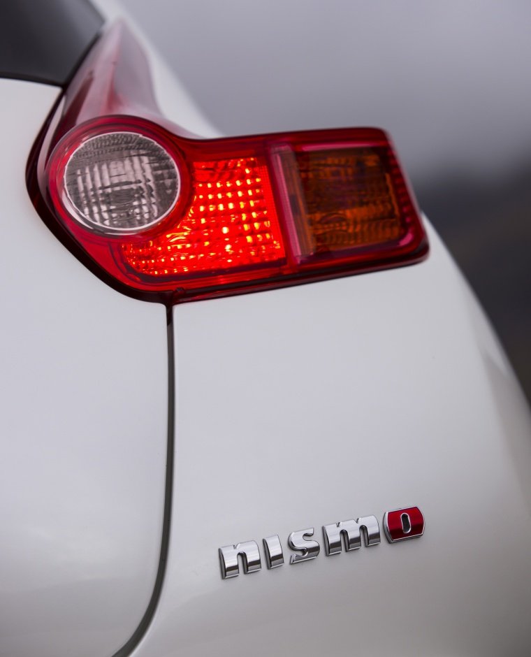 2013 Nissan Juke NISMO Tail Light Picture