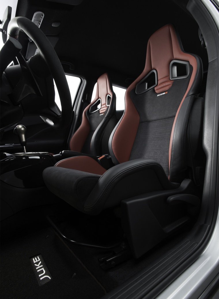 2015 Nissan Juke NISMO RS Front Seats Picture