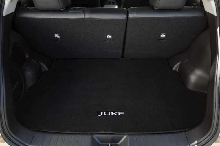 2016 Nissan Juke SL AWD Trunk Picture