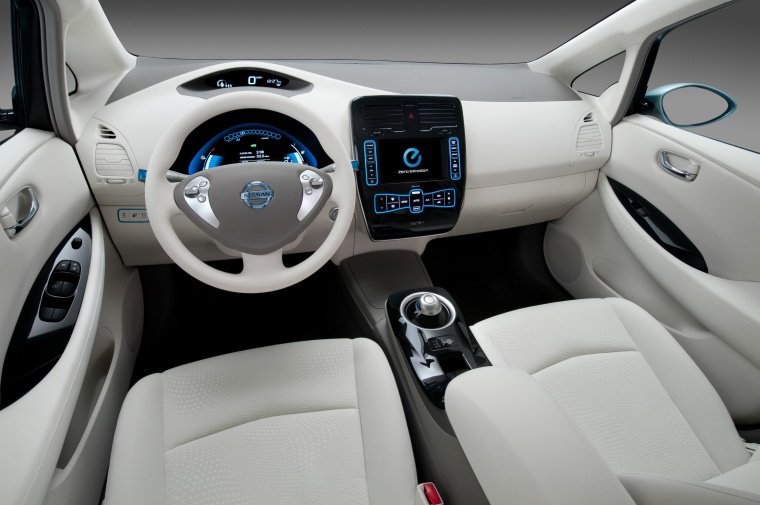 2012 Nissan Leaf Cockpit Picture