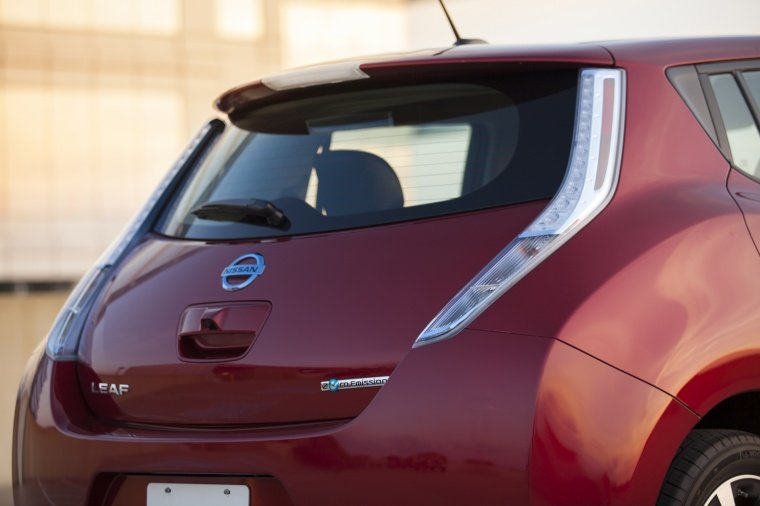 2013 Nissan Leaf Tail Light Picture