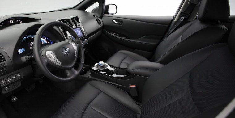 2014 Nissan Leaf Interior Picture