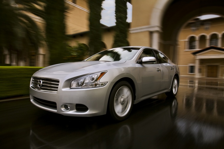 2010 Nissan Maxima Picture