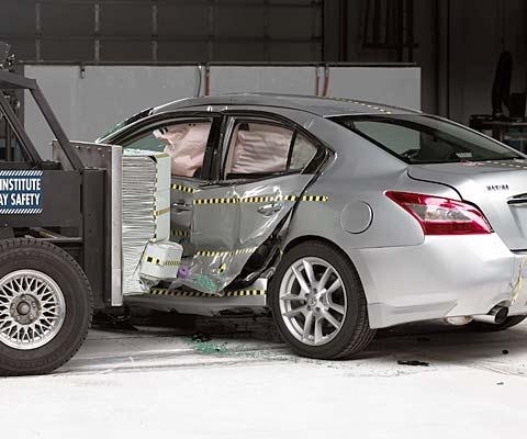 2013 Nissan Maxima IIHS Side Impact Crash Test Picture