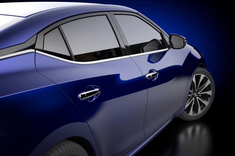 2016 Nissan Maxima SR Sedan Side View Picture