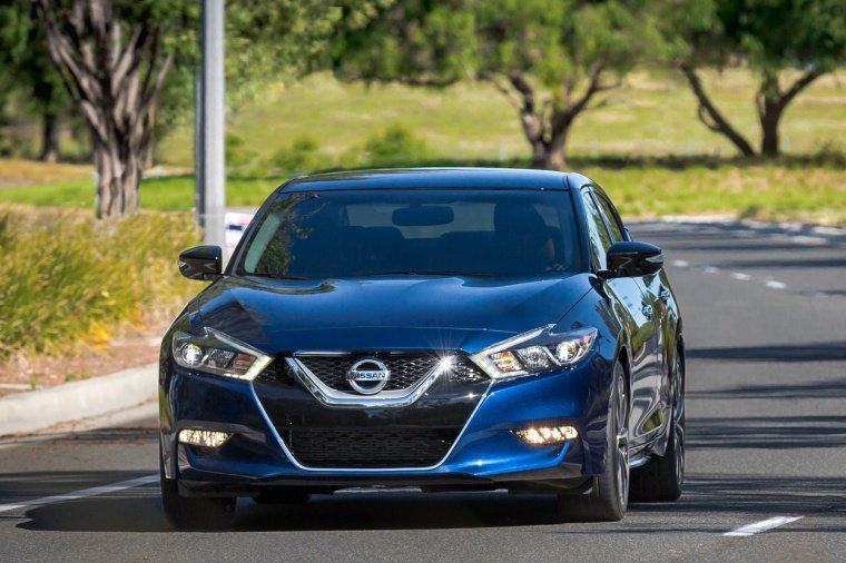 2016 Nissan Maxima SR Sedan Picture