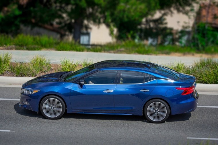 2016 Nissan Maxima SR Sedan Picture