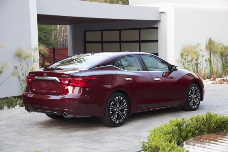 2016 Nissan Maxima Platinum Sedan Picture