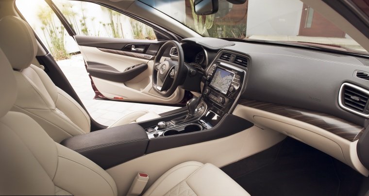2016 Nissan Maxima Platinum Sedan Front Seats Picture