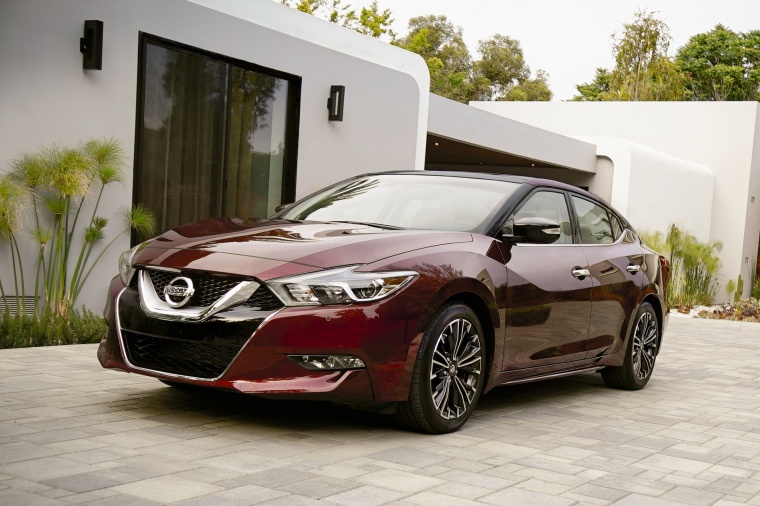 2017 Nissan Maxima Platinum Sedan Picture