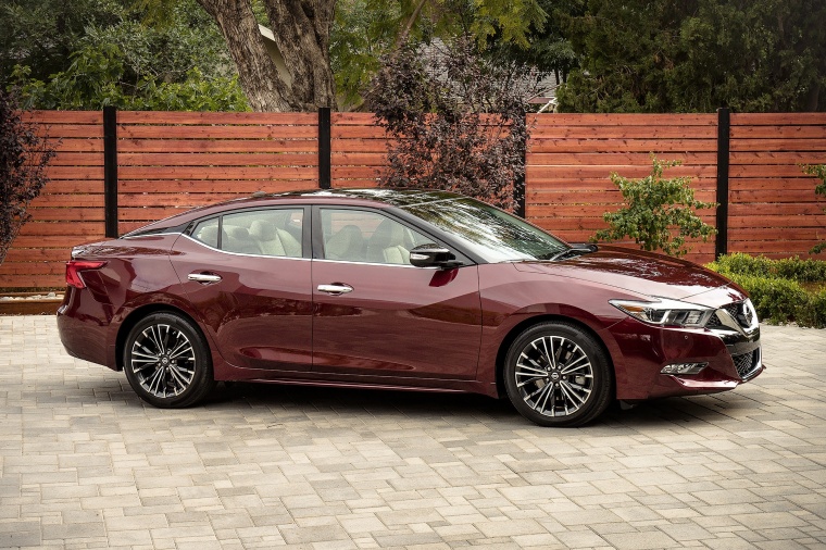 2018 Nissan Maxima Platinum Sedan Picture