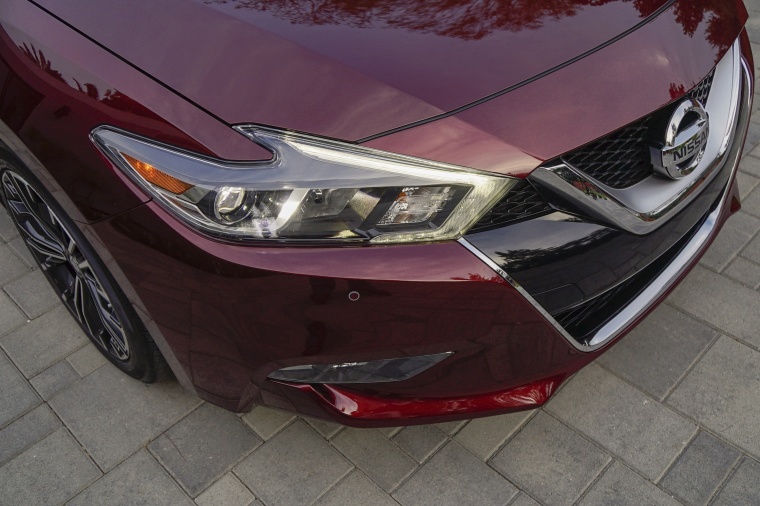 2018 Nissan Maxima Platinum Sedan Headlight Picture