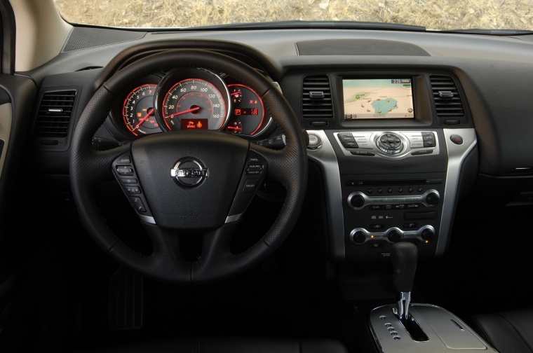 2011 Nissan Murano Cockpit Picture