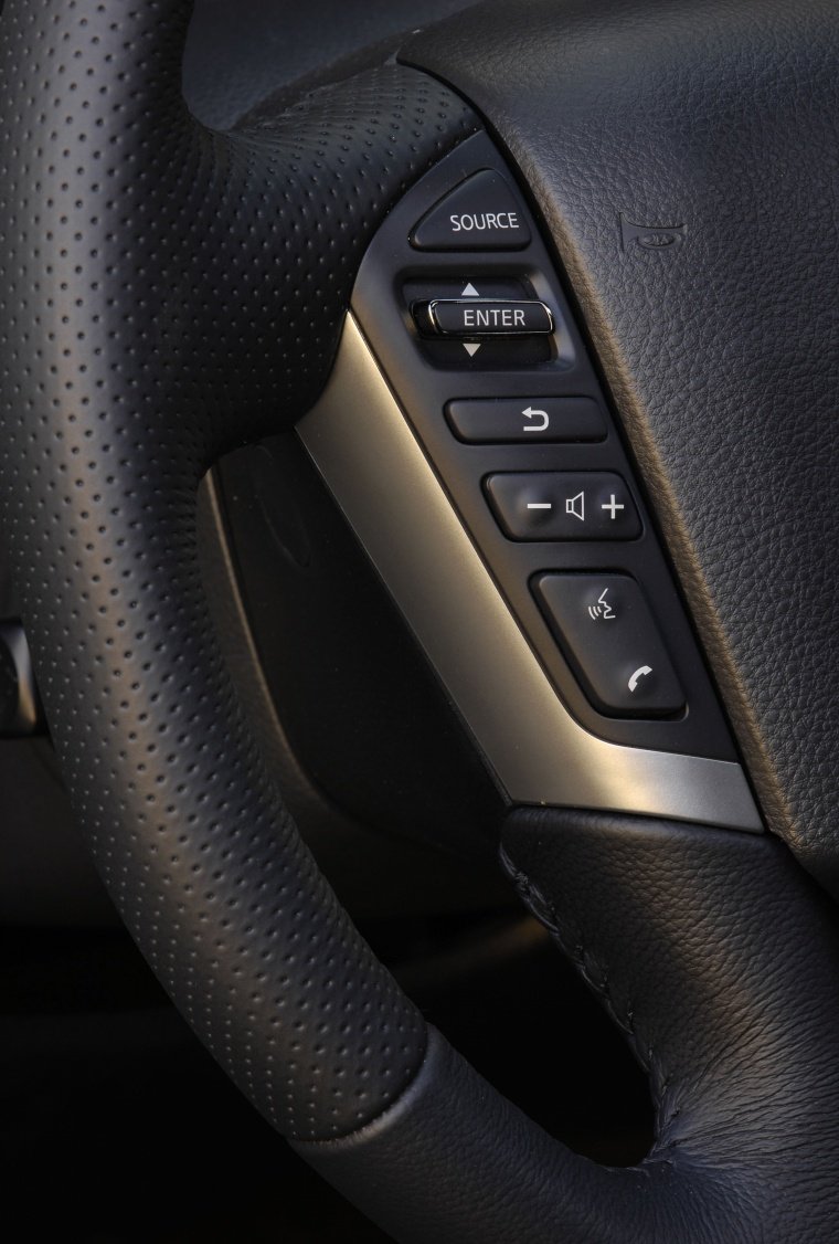 2011 Nissan Murano Steering-Wheel Controls Picture
