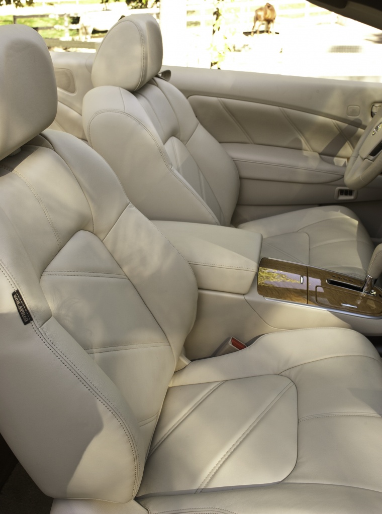 2011 Nissan Murano CrossCabriolet Front Seats Picture