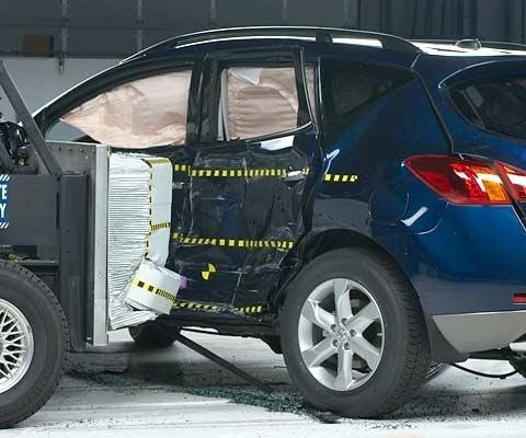 2011 Nissan Murano SUV IIHS Side Impact Crash Test Picture