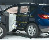 2011 Nissan Murano SUV IIHS Side Impact Crash Test Picture