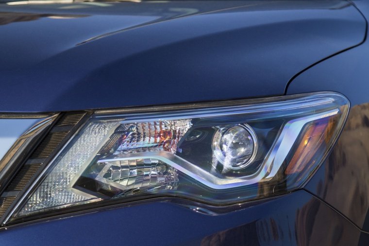 2019 Nissan Pathfinder Platinum 4WD Headlight Picture