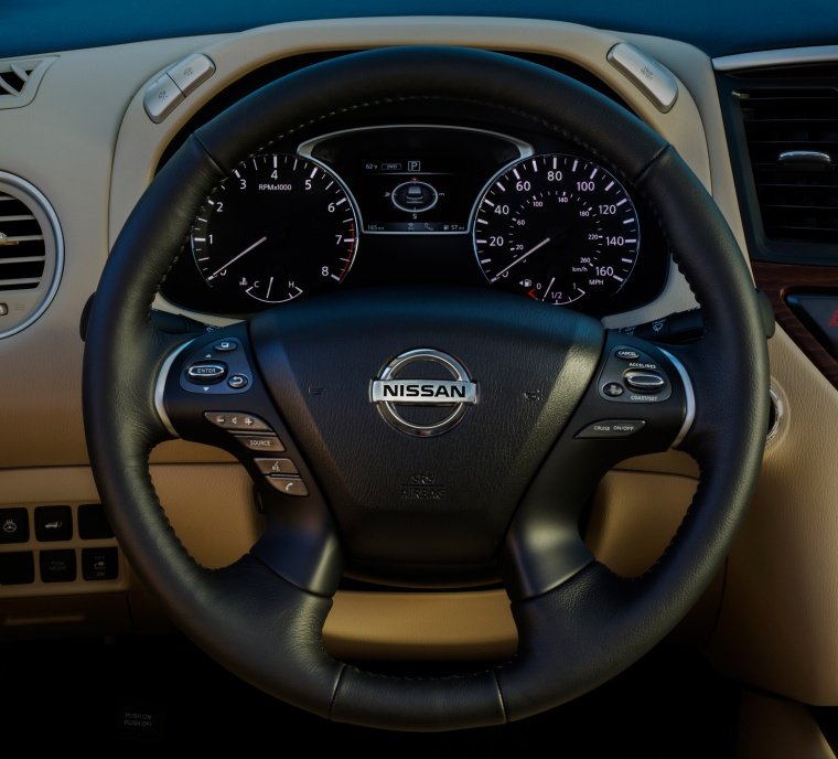 2019 Nissan Pathfinder Platinum Steering-Wheel Picture