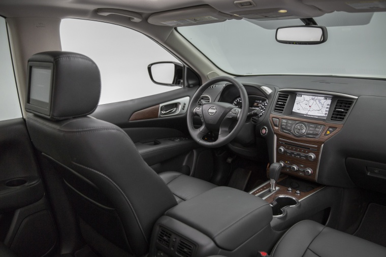 2020 Nissan Pathfinder Platinum Interior Picture