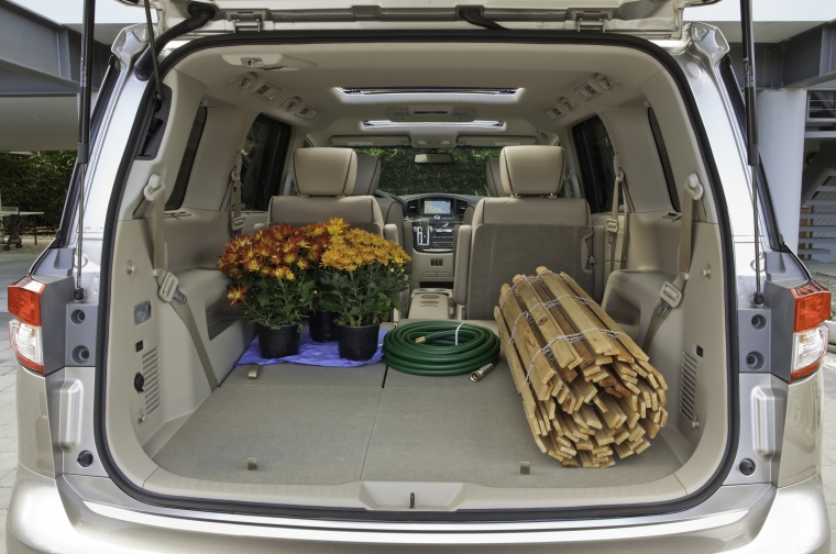 2015 Nissan Quest Trunk Picture