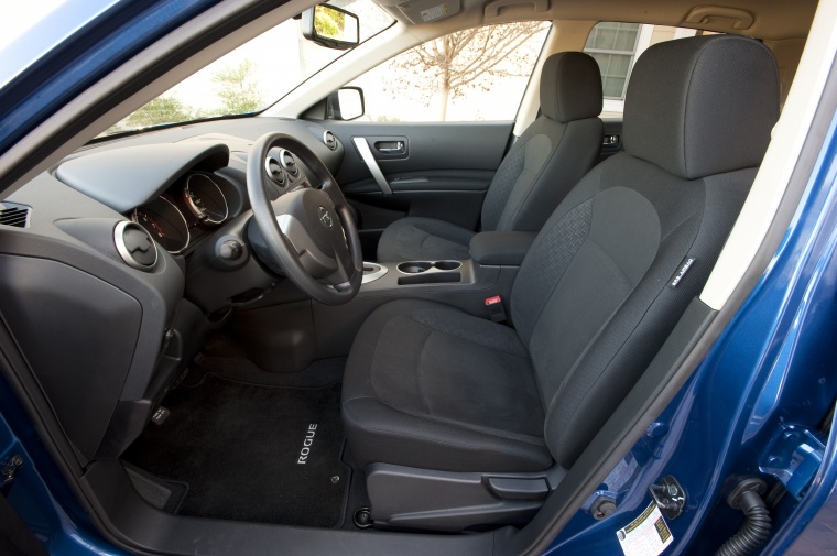 2010 Nissan Rogue 360 Front Seats Picture