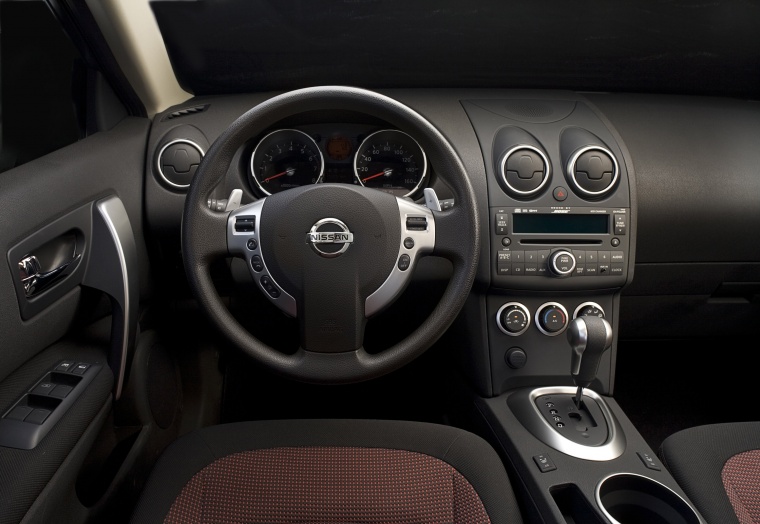 2010 Nissan Rogue Cockpit Picture