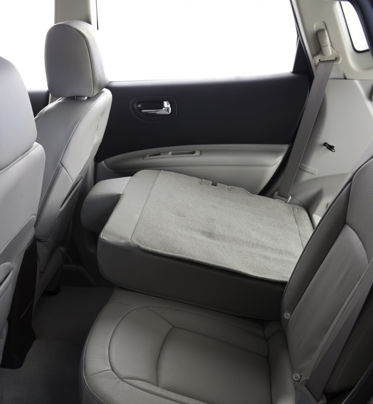 2011 Nissan Rogue SV with SL Package AWD Rear Seats Folded Picture